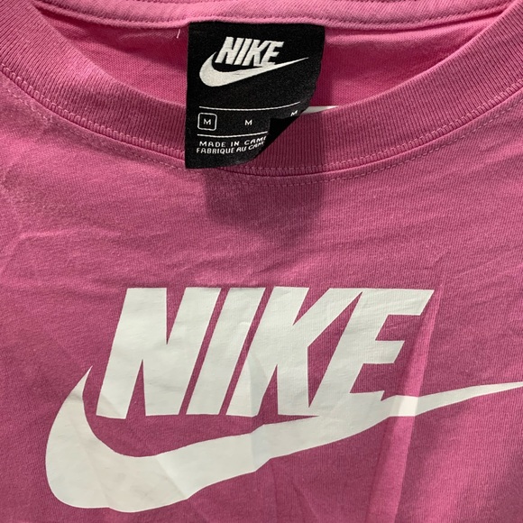size medium pink Nike crop top - Picture 4 of 4